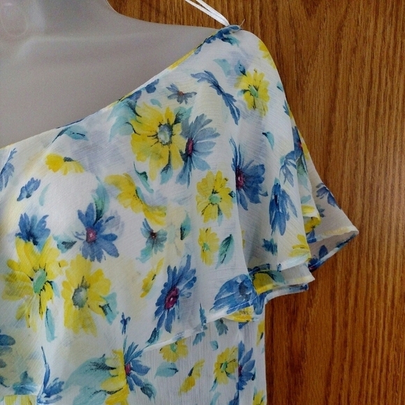 Zara Trafaluc Sheer One Shoulder Floral Top🌼 - Picture 4 of 7
